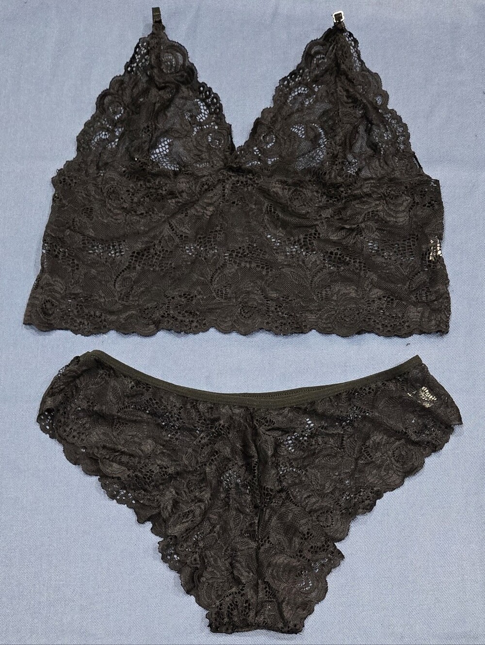 NWOT Lace Bralette & Panty Set - L